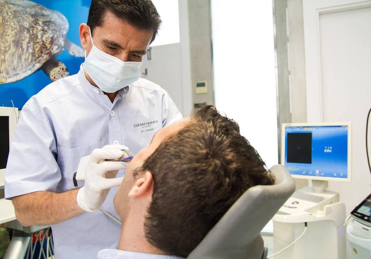 cuevas queipo, implantes dentales, Málaga